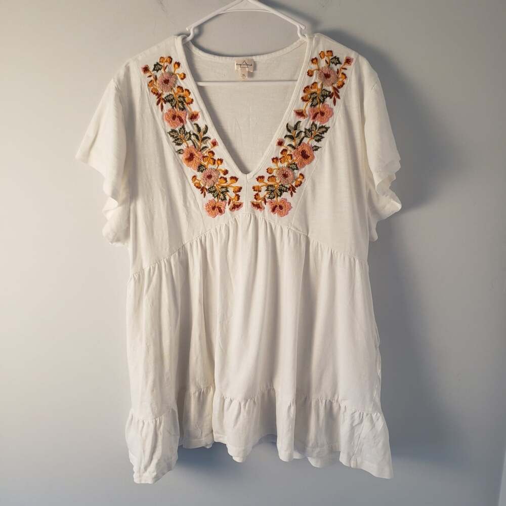 Keep In Touch Women’s Blouse Size XL Embroidered Floral